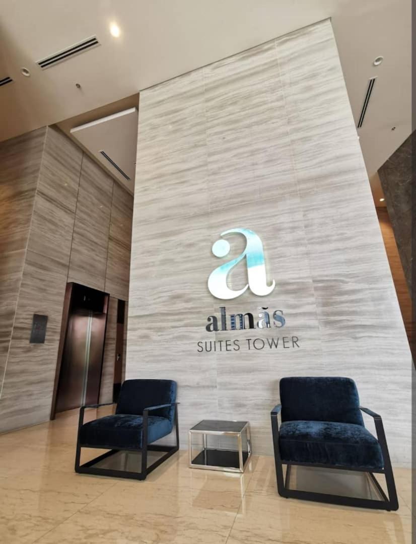 Almas Suites Poolview Netflix 100Mbps Bystay 努沙再也 外观 照片
