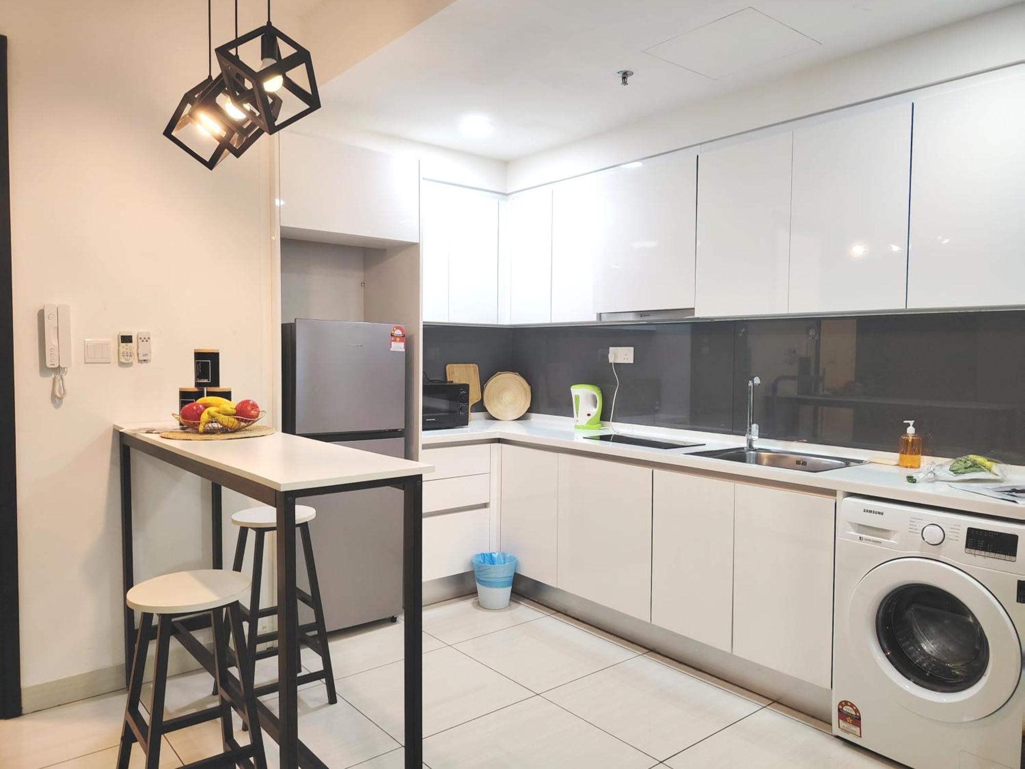 Almas Suites Poolview Netflix 100Mbps Bystay 努沙再也 外观 照片